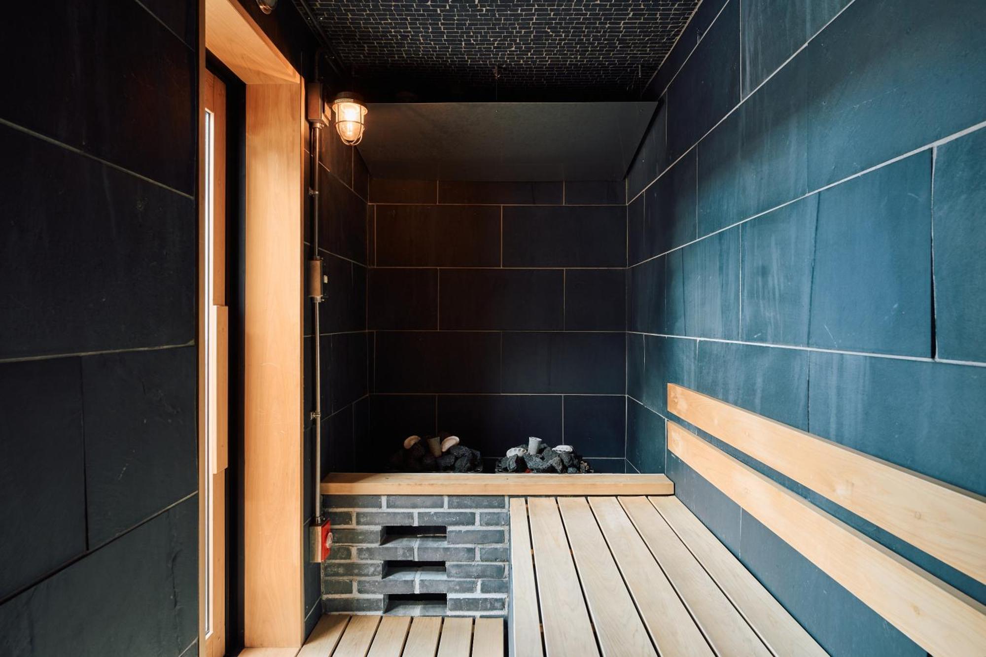 Hotel Inc — Photos 1